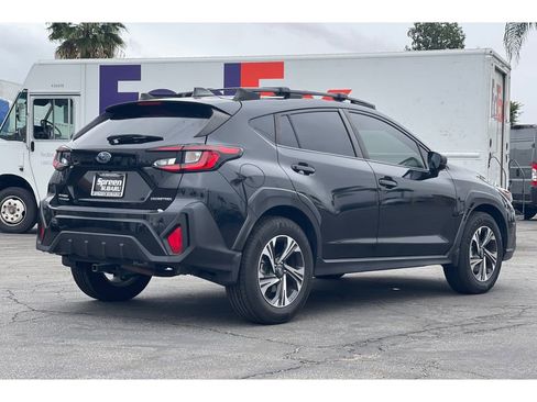 Used 2024 Subaru Crosstrek 2.0i Premium image 5