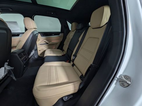 New 2026 Porsche Cayenne image 24