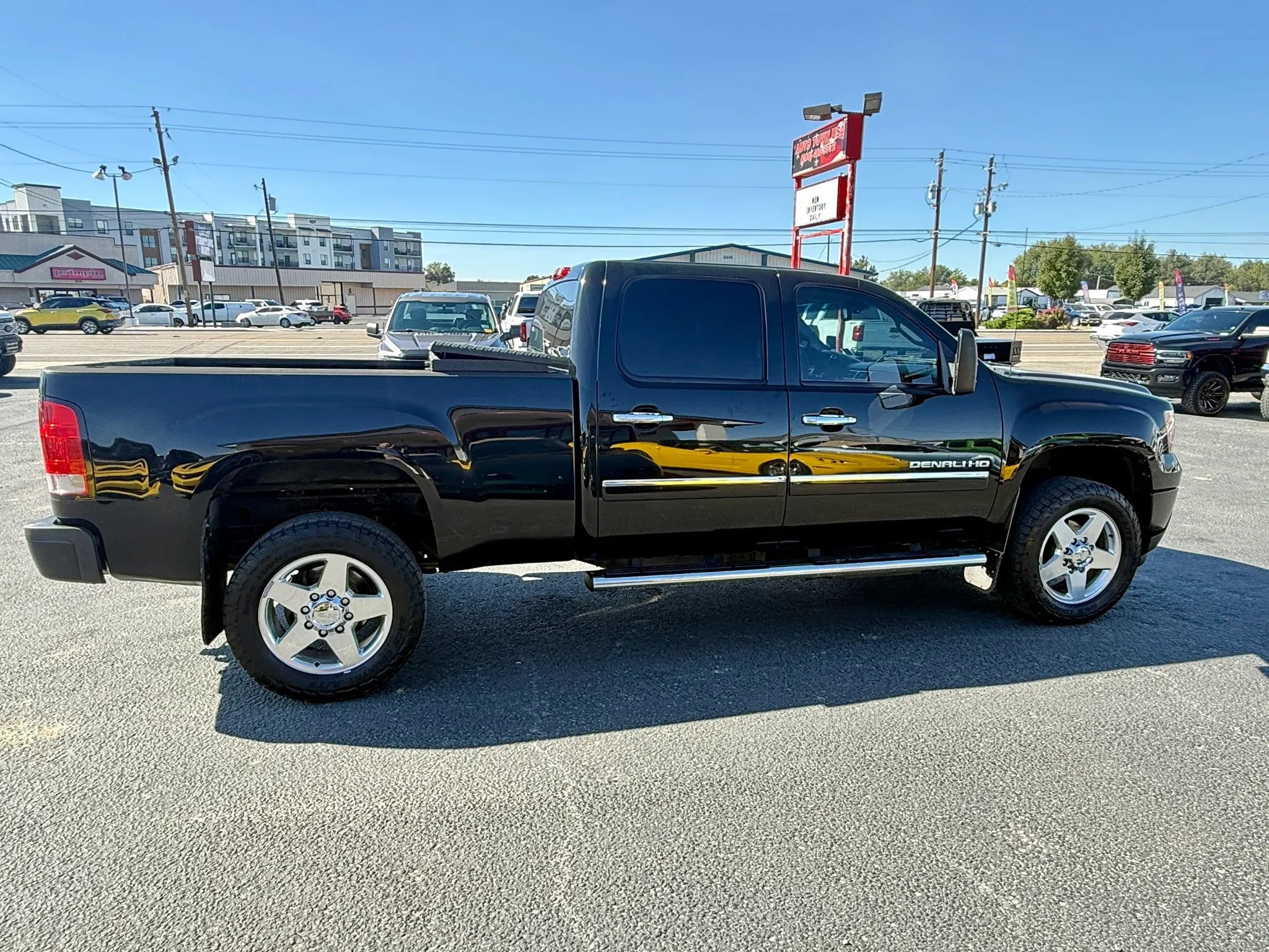Used 2011 GMC Sierra 2500 Denali AWD/4WD image 5