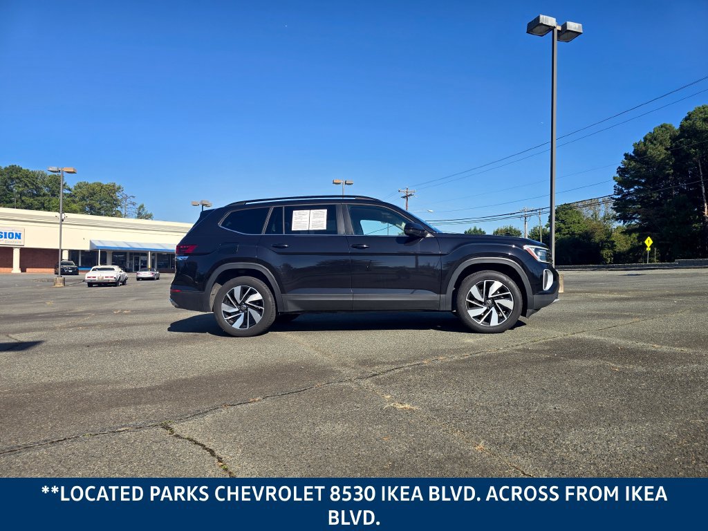 Used 2025 Volkswagen Atlas SE AWD/4WD image 2