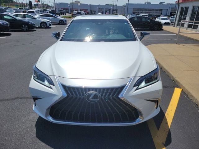 Used 2023 Lexus ES 250 w/ Premium Package AWD/4WD image 2