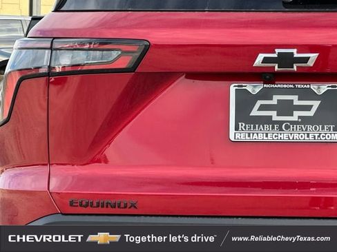 Used 2027 Chevrolet Equinox RS FWD image 6