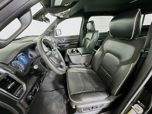 Used 2025 RAM 1500 Laramie image 13