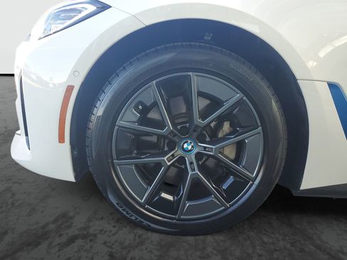 Used 2024 BMW i4 eDrive40 image 6