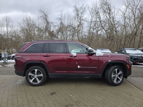 Used 2024 Jeep Grand Cherokee Limited 4xe w/ Luxury Tech Group II image 16