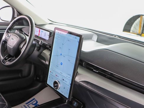 Used 2022 Ford Mustang Mach-E Select image 25