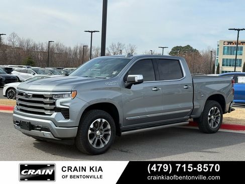 Used 2025 Chevrolet Silverado 1500 High Country w/ Technology Package image 3