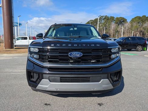 New 2026 Ford Expedition Platinum w/ Driver's Package image 9