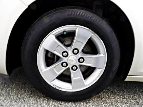 Used 2013 Chevrolet Malibu LS image 19