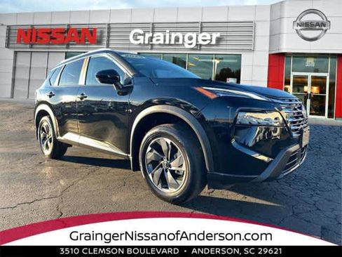 Used 2025 Nissan Rogue SV w/ SV Premium Package image 1