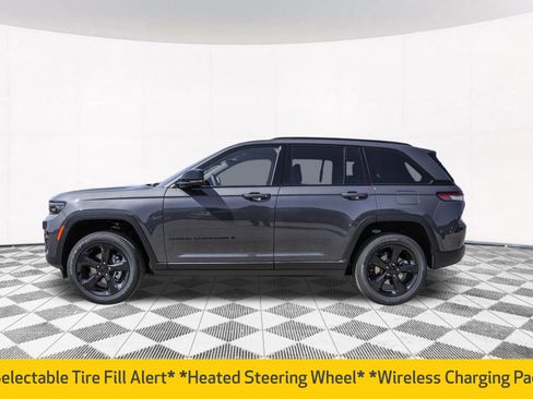 New 2025 Jeep Grand Cherokee Altitude image 9