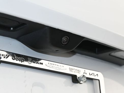 Used 2025 Jeep Grand Cherokee L Laredo image 29