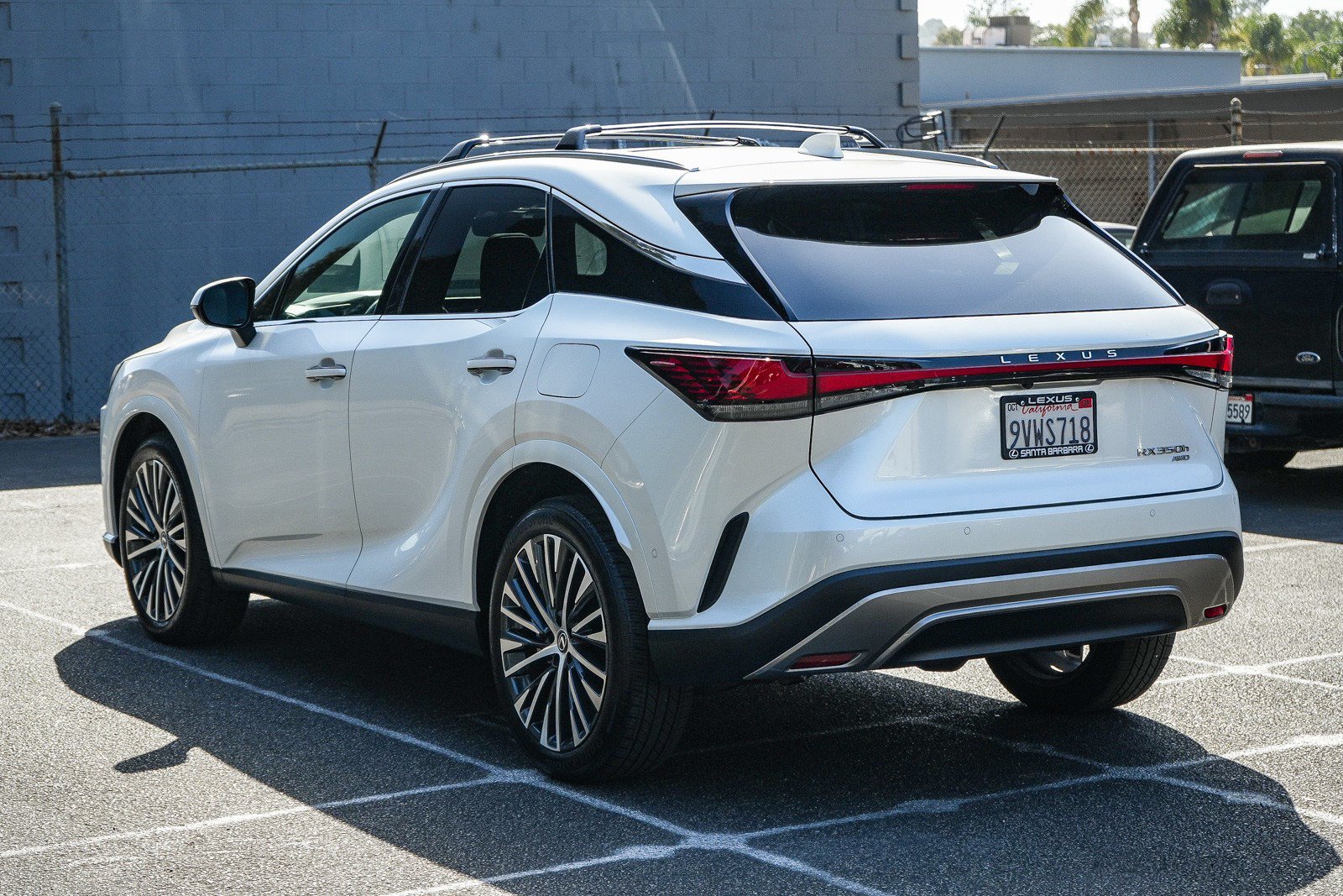 Certified 2025 Lexus RX 350 w/ Convenience Package AWD/4WD image 4