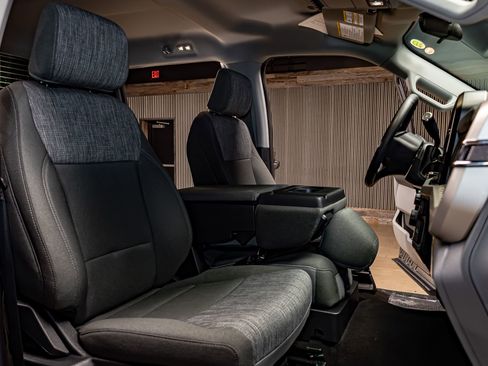 Used 2026 Ford F450 XLT w/ FX4 Off-Road Package image 29