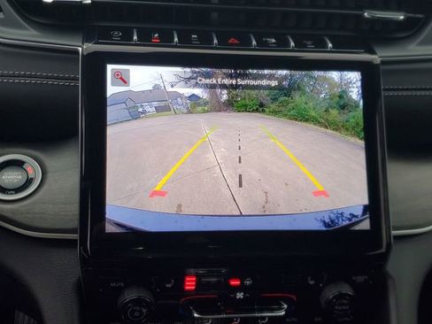 New 2025 Jeep Grand Cherokee L Limited w/ Black Appearance Package image 25