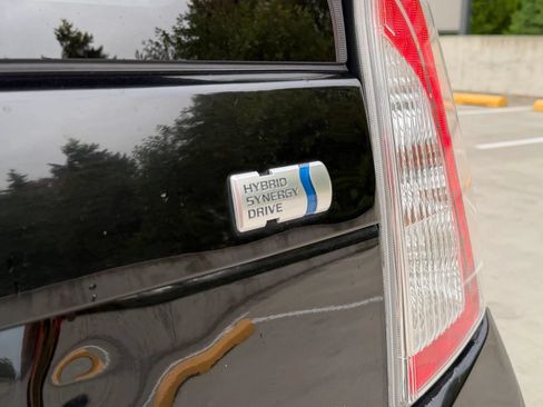 Used 2014 Toyota Prius Four FWD image 49