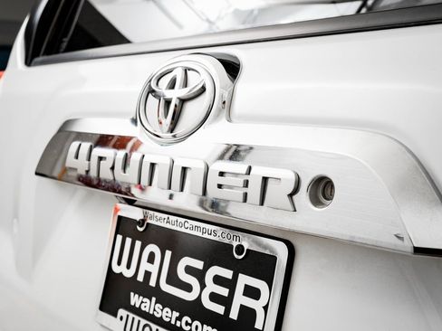 Used 2013 Toyota 4Runner SR5 image 19