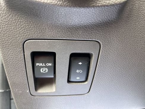 Used 2020 Ford Expedition Limited image 43