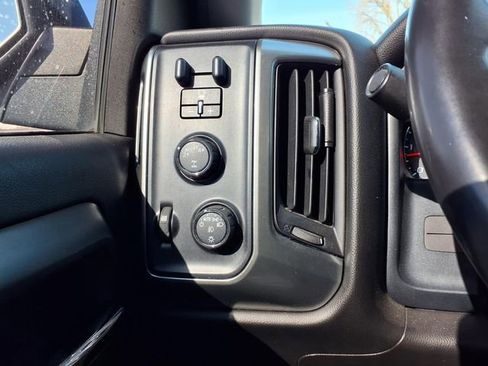 Used 2017 Chevrolet Silverado 1500 LT w/ Midnight Edition image 17