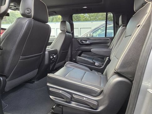 Used 2023 GMC Yukon XL SLT RWD image 6