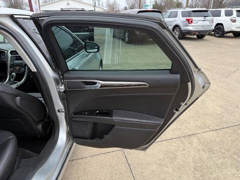 Used 2014 Ford Fusion SE w/ Equipment Group 202A image 12