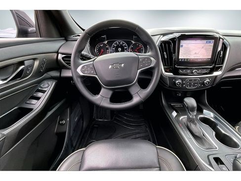 Used 2023 Chevrolet Traverse Premier w/ Redline Edition image 8