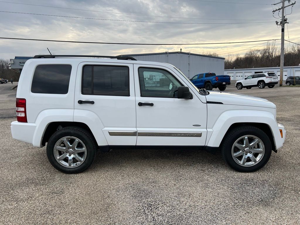 Used 2012 Jeep Liberty Sport AWD/4WD image 8
