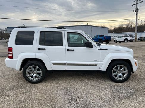 Used 2012 Jeep Liberty Sport image 8