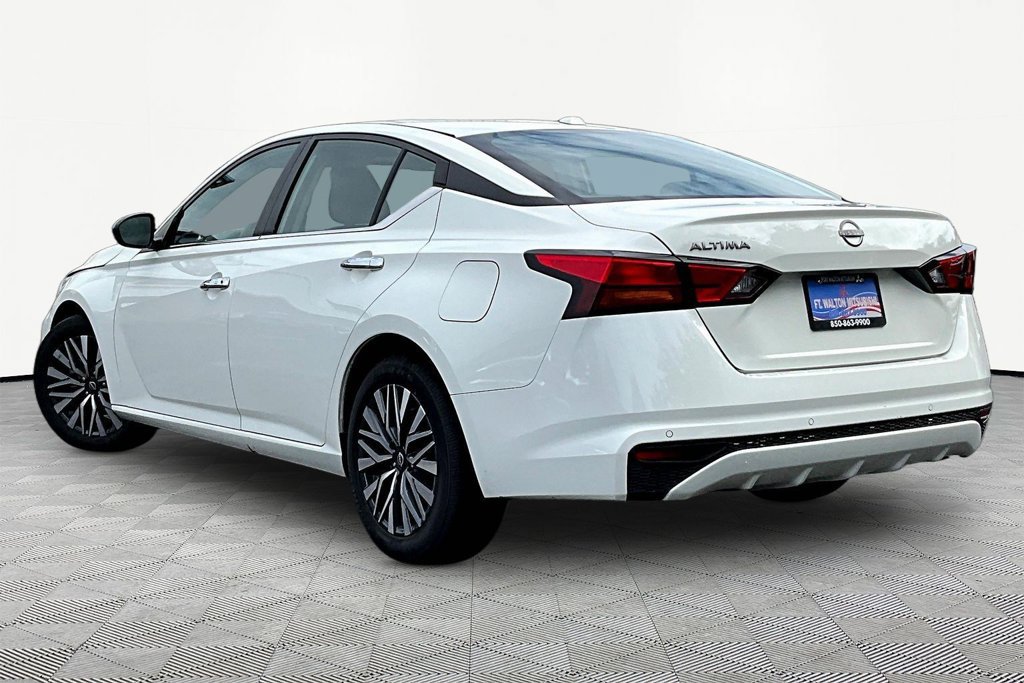 Used 2025 Nissan Altima 2.5 SV FWD image 5