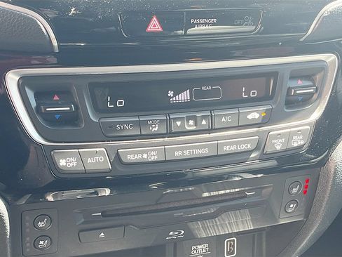 Used 2022 Honda Pilot Black Edition image 16