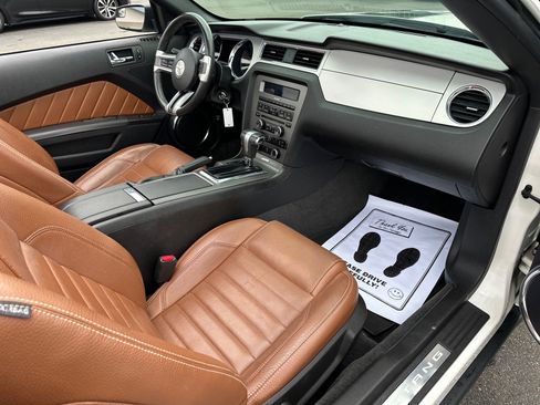 Used 2011 Ford Mustang Premium w/ 201A Rapid Spec Order Code RWD image 17
