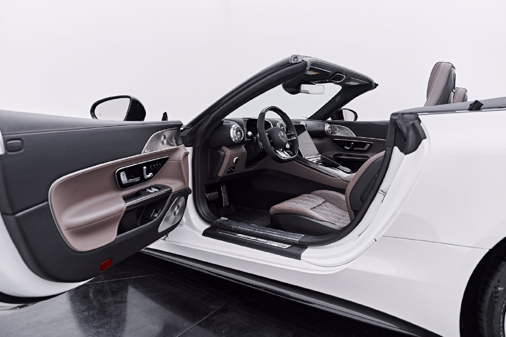 Used 2025 Mercedes-Benz SL 63 AMG 4MATIC image 37