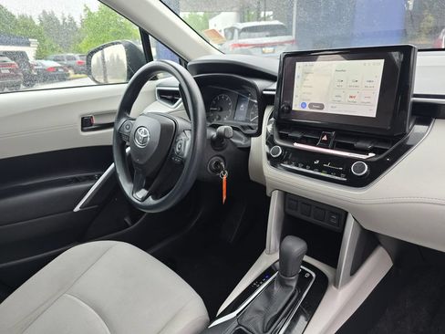 Used 2023 Toyota Corolla Cross L AWD/4WD image 10