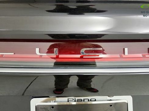 Used 2025 Lucid Air Pure RWD image 33