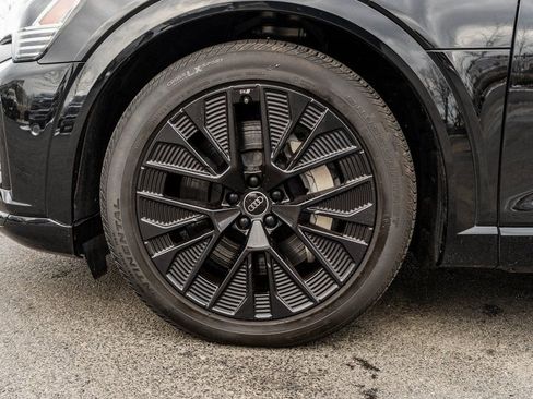 Used 2024 Audi Q8 e-tron Prestige image 40