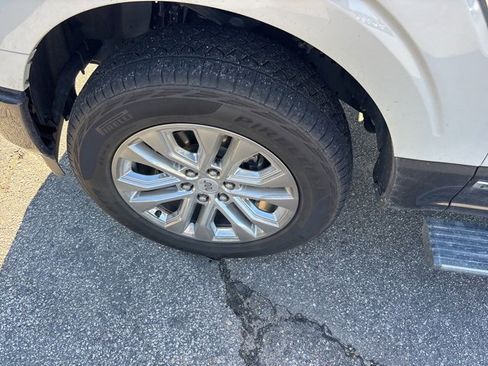 Used 2024 Ford F150 King Ranch w/ FX4 Off-Road Package image 3