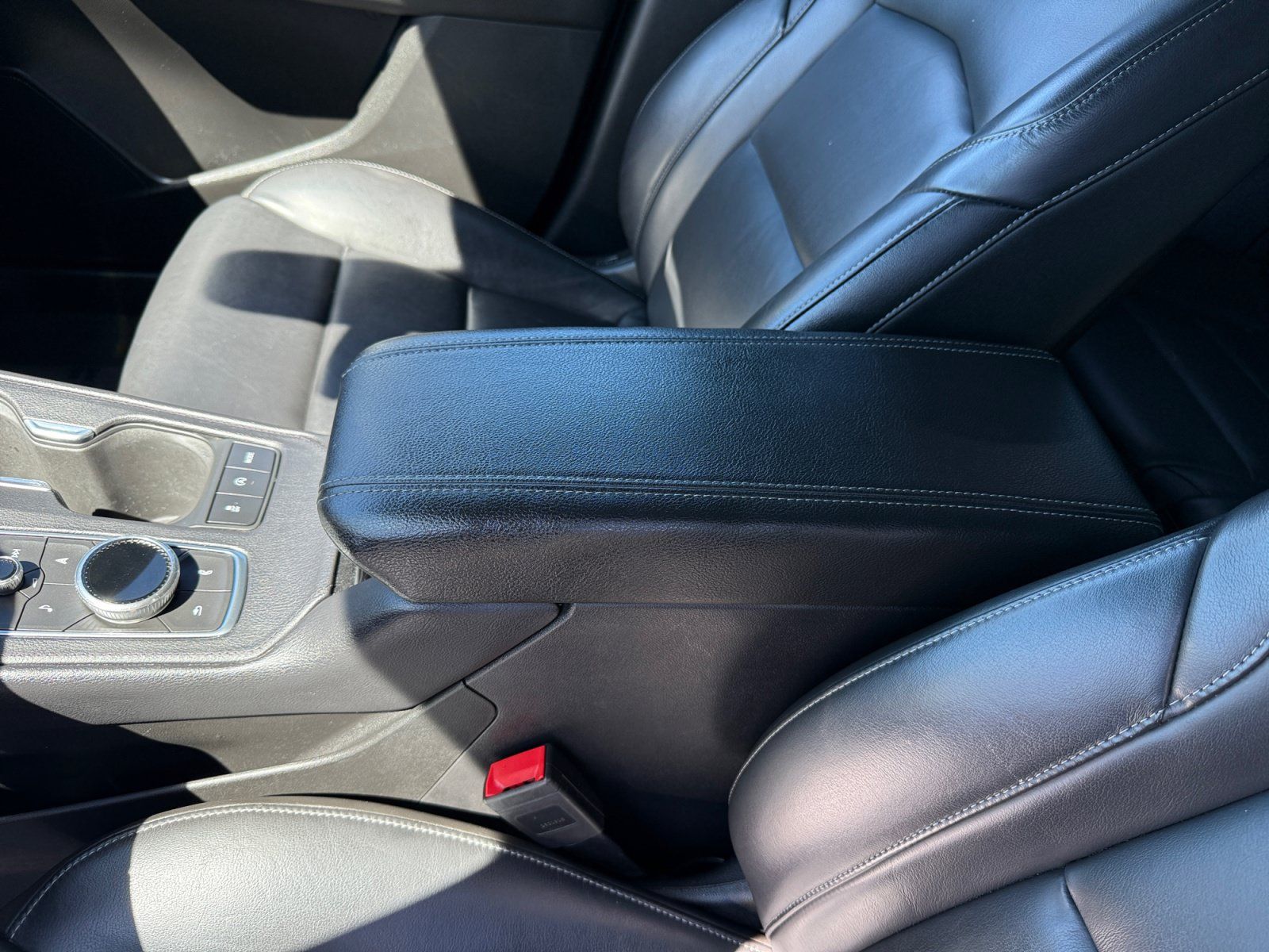 Used 2019 Cadillac XT4 Premium Luxury FWD image 14