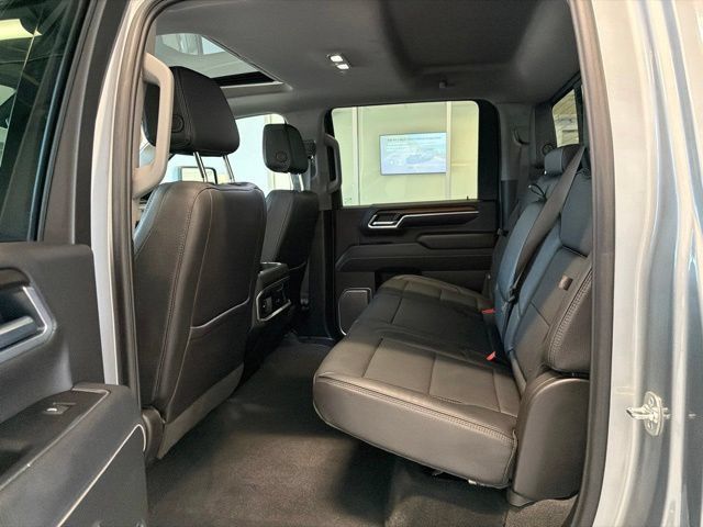 Used 2025 GMC Sierra 3500 Denali w/ Denali Reserve Package AWD/4WD image 19