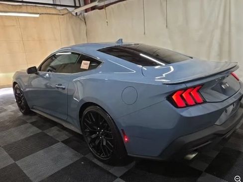 Used 2024 Ford Mustang GT Premium RWD image 4