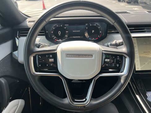 Used 2025 Land Rover Range Rover Sport SE AWD/4WD image 19