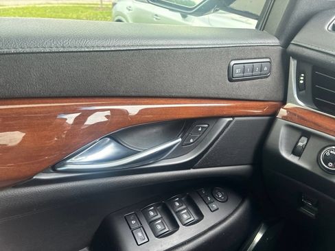 Used 2018 Cadillac Escalade Premium Luxury RWD image 14