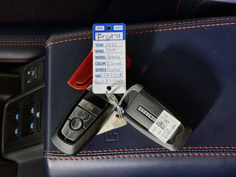Used 2025 Ford Bronco Raptor AWD/4WD image 4
