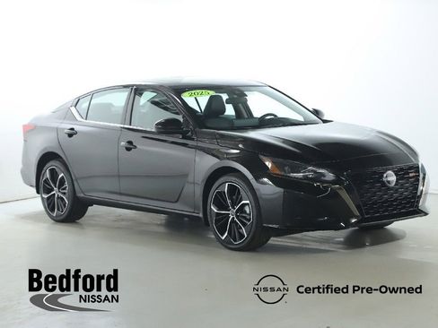 Certified 2025 Nissan Altima 2.5 SR w/ SR Premium Package image 1