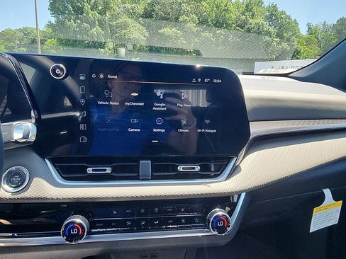 New 2026 Chevrolet Equinox LT w/ Convenience Package II FWD image 17