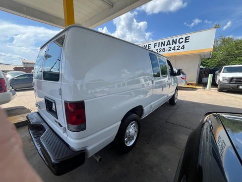 Used 2012 Ford E-150 and Econoline 150 w/ Commercial Cargo Van Pkg RWD image 4