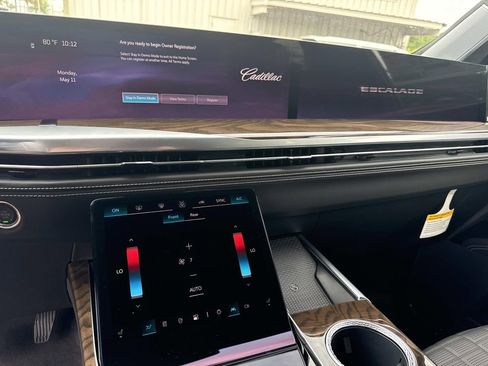 New 2026 Cadillac Escalade Platinum Sport AWD/4WD image 24