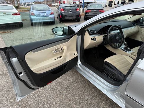 Used 2012 Volkswagen CC Sport FWD image 17
