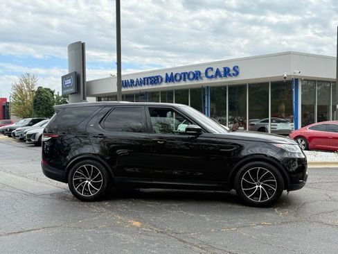 Used 2017 Land Rover Discovery SE image 8