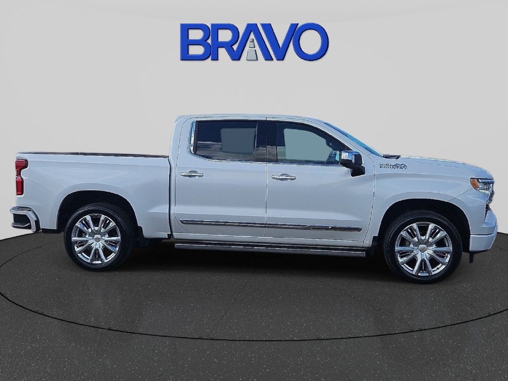 Used 2022 Chevrolet Silverado 1500 High Country w/ High Country Premium Package AWD/4WD image 5