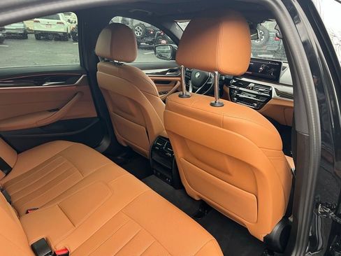Used 2023 BMW 540i xDrive w/ Convenience Package image 25